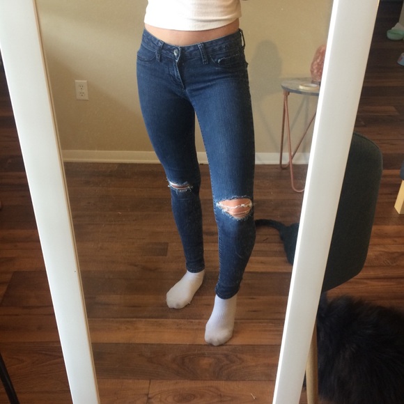 Bullhead Denim - Distressed stretchy jeans